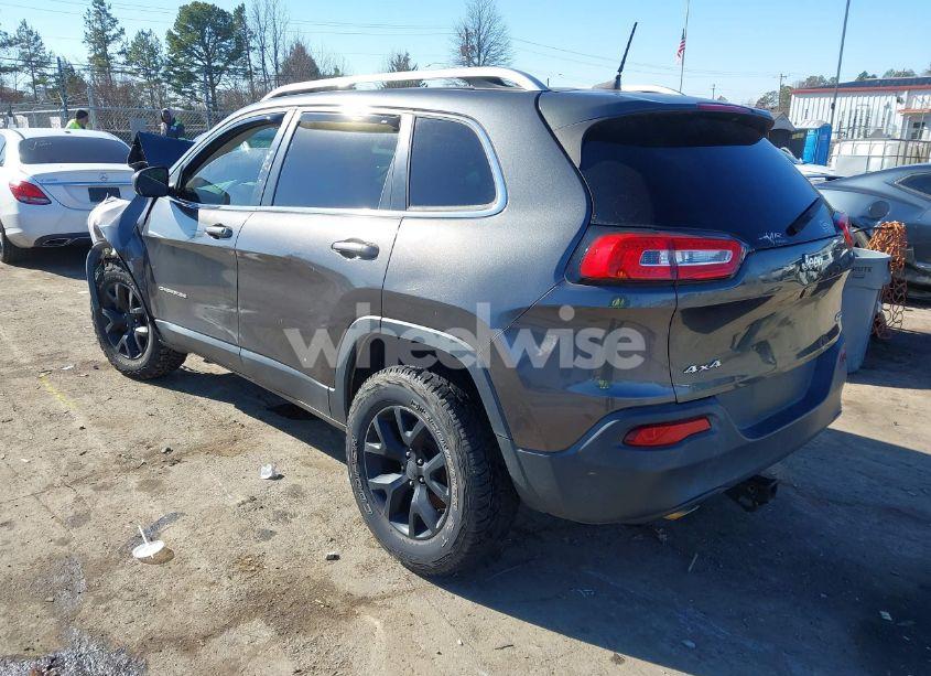 Photo 3 of 2016 Jeep Cherokee LATITUDE (VIN 1C4PJMCB9GW100685)