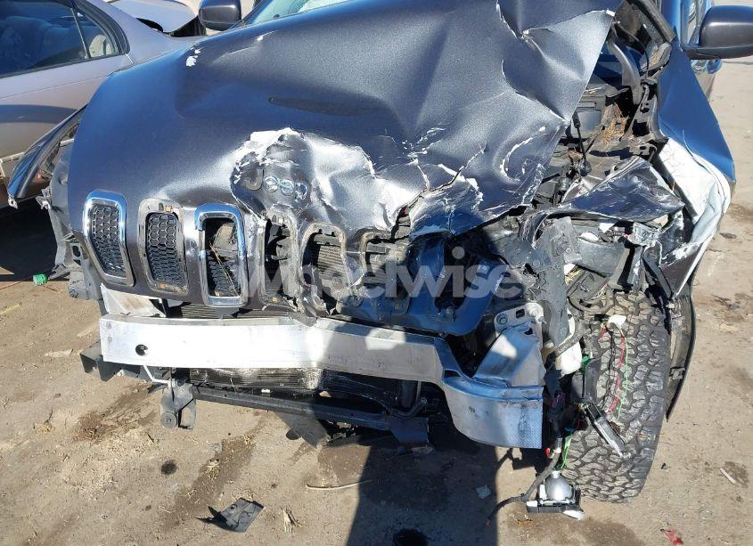 Photo 6 of 2016 Jeep Cherokee LATITUDE (VIN 1C4PJMCB9GW100685)