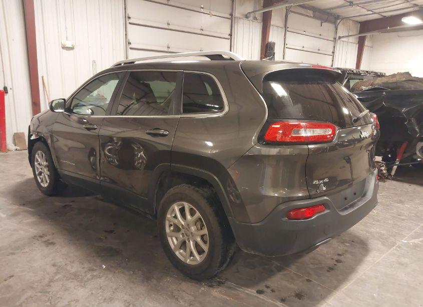 Photo 3 of 2016 Jeep Cherokee LATITUDE (VIN 1C4PJMCB9GW115266)