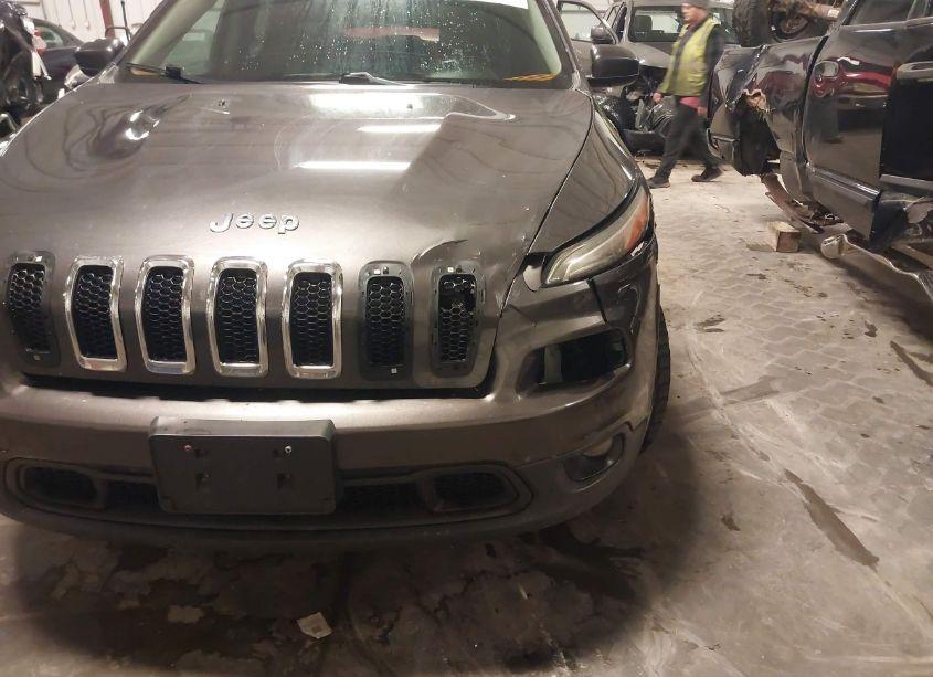 Photo 6 of 2016 Jeep Cherokee LATITUDE (VIN 1C4PJMCB9GW115266)