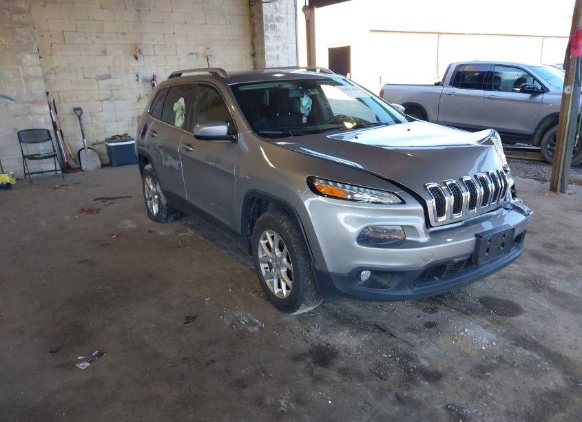 2016 Jeep Cherokee LATITUDE (VIN 1C4PJMCB9GW118264) main photo