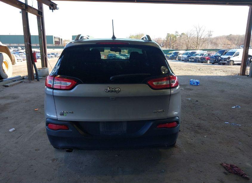 Photo 15 of 2016 Jeep Cherokee LATITUDE (VIN 1C4PJMCB9GW118264)