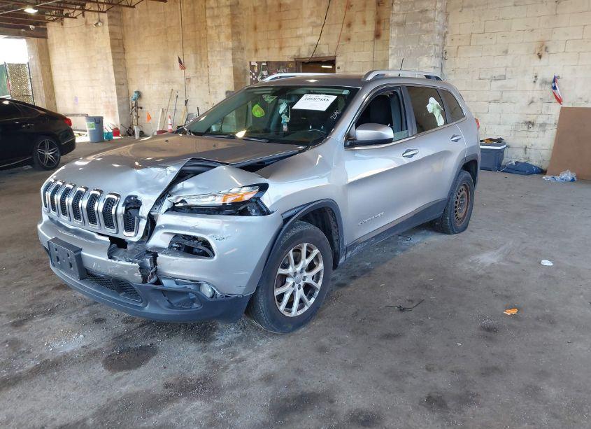 Photo 2 of 2016 Jeep Cherokee LATITUDE (VIN 1C4PJMCB9GW118264)
