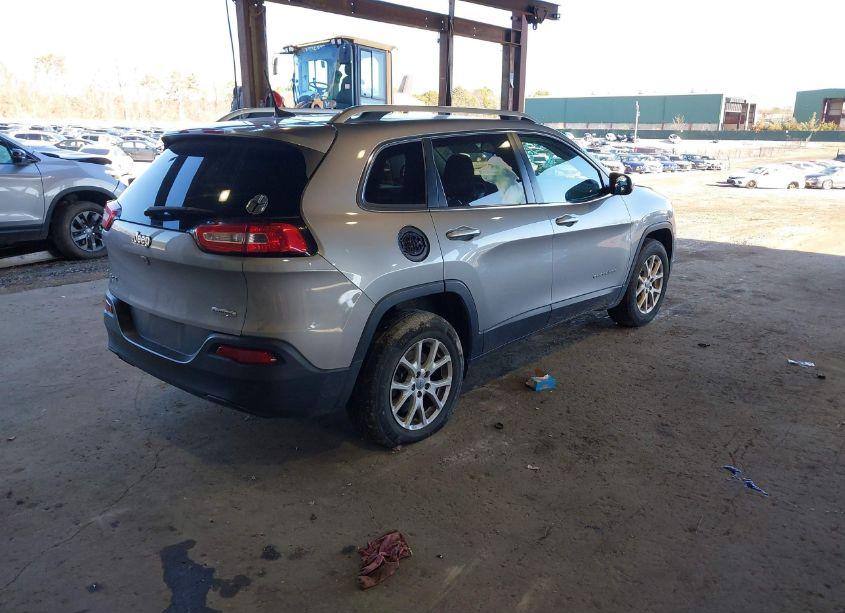 Photo 4 of 2016 Jeep Cherokee LATITUDE (VIN 1C4PJMCB9GW118264)