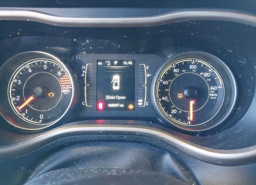 Photo 7 of 2016 Jeep Cherokee LATITUDE (VIN 1C4PJMCB9GW118264)