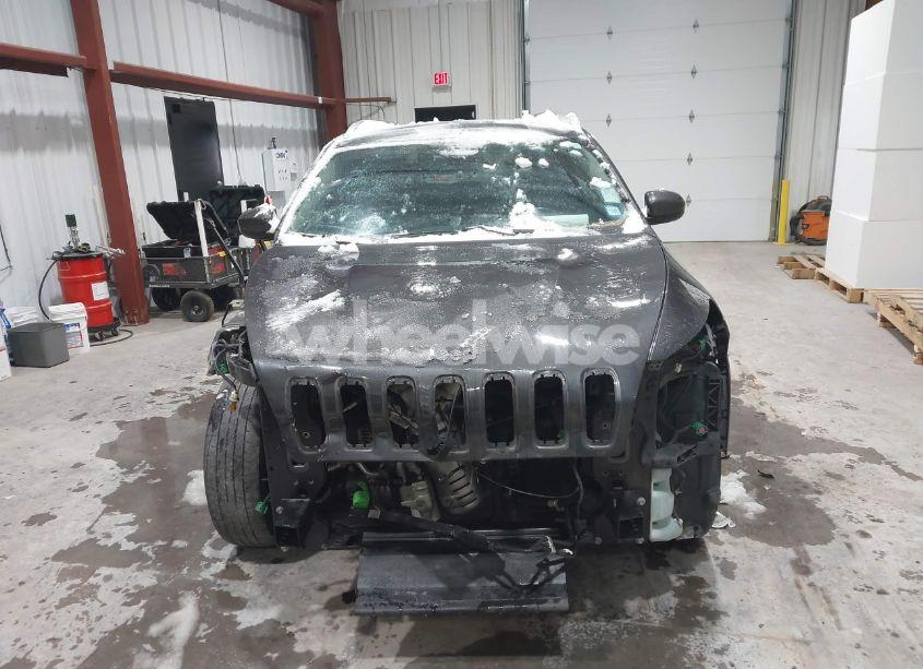 Photo 12 of 2016 Jeep Cherokee LATITUDE (VIN 1C4PJMCB9GW181719)