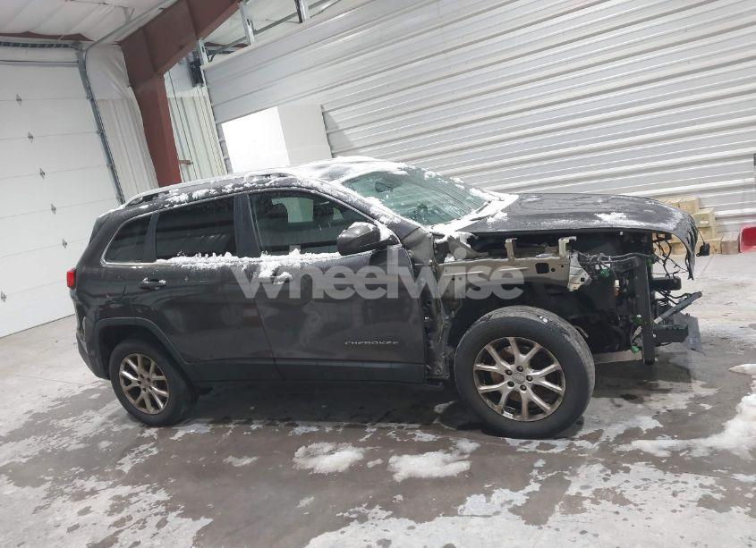 Photo 13 of 2016 Jeep Cherokee LATITUDE (VIN 1C4PJMCB9GW181719)