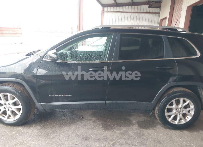 Photo 14 of 2016 Jeep Cherokee LATITUDE (VIN 1C4PJMCB9GW252367)