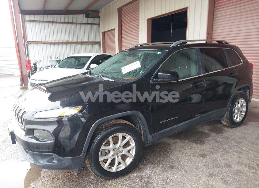 Photo 2 of 2016 Jeep Cherokee LATITUDE (VIN 1C4PJMCB9GW252367)