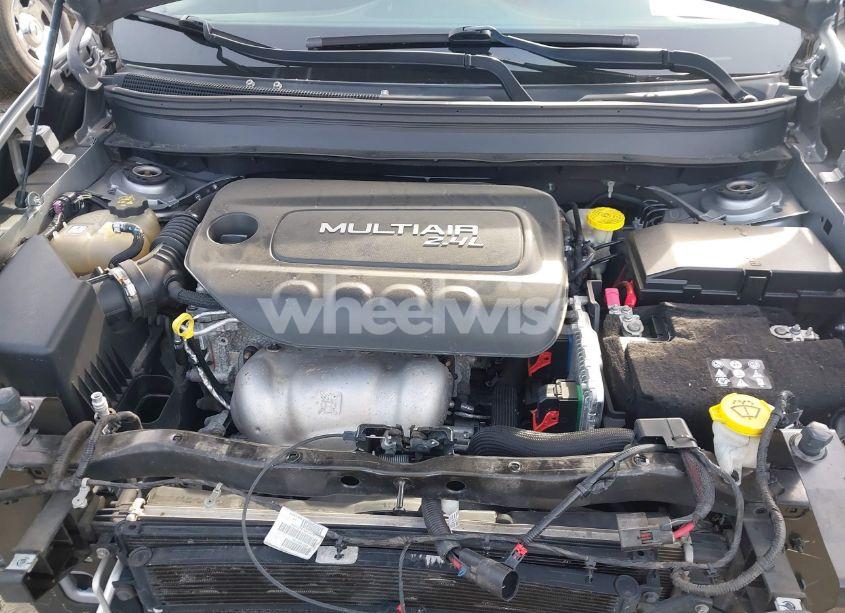 Photo 10 of 2016 Jeep Cherokee LATITUDE (VIN 1C4PJMCB9GW310350)