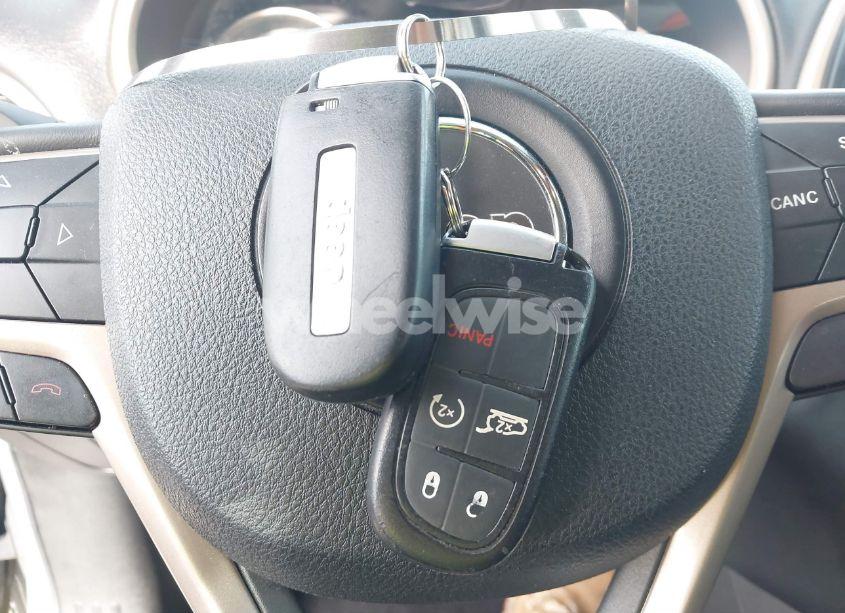 Photo 11 of 2016 Jeep Cherokee LATITUDE (VIN 1C4PJMCB9GW310350)