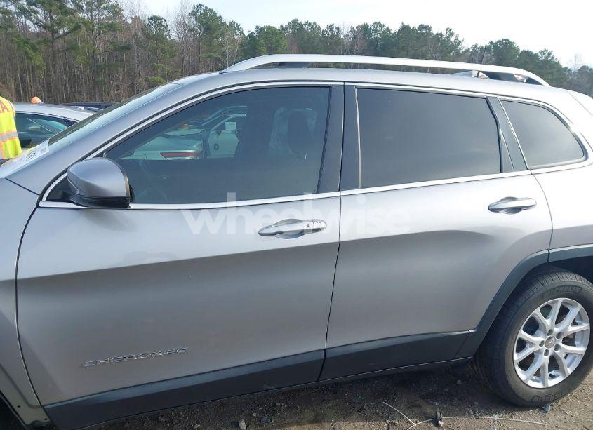 Photo 15 of 2016 Jeep Cherokee LATITUDE (VIN 1C4PJMCB9GW310350)