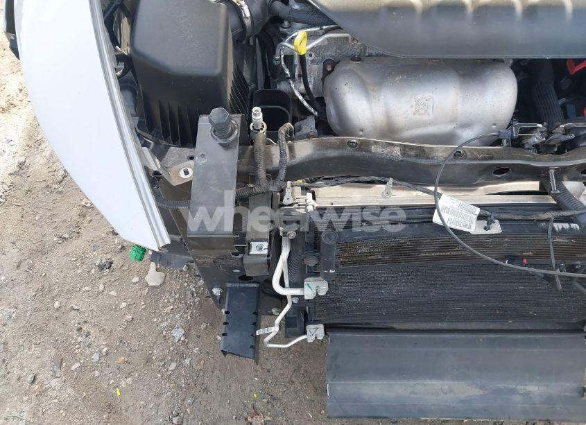 Photo 20 of 2016 Jeep Cherokee LATITUDE (VIN 1C4PJMCB9GW310350)