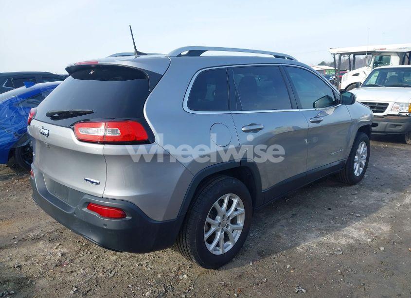 Photo 4 of 2016 Jeep Cherokee LATITUDE (VIN 1C4PJMCB9GW310350)