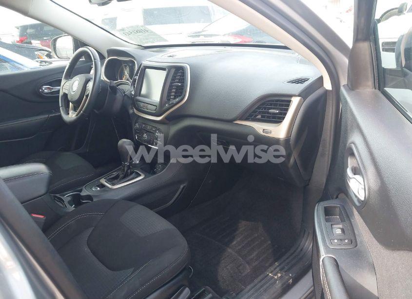 Photo 5 of 2016 Jeep Cherokee LATITUDE (VIN 1C4PJMCB9GW310350)
