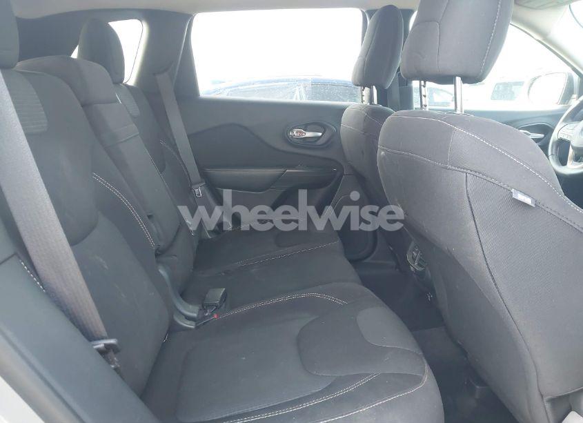 Photo 8 of 2016 Jeep Cherokee LATITUDE (VIN 1C4PJMCB9GW310350)