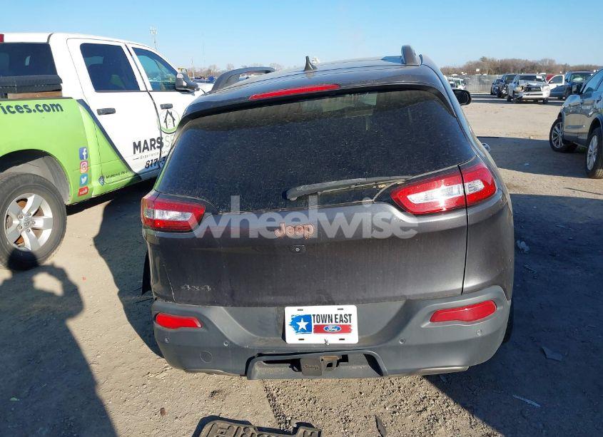 Photo 16 of 2016 Jeep Cherokee LATITUDE (VIN 1C4PJMCB9GW364781)