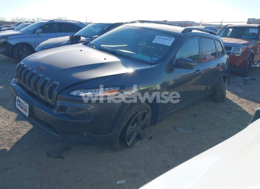 Photo 2 of 2016 Jeep Cherokee LATITUDE (VIN 1C4PJMCB9GW364781)