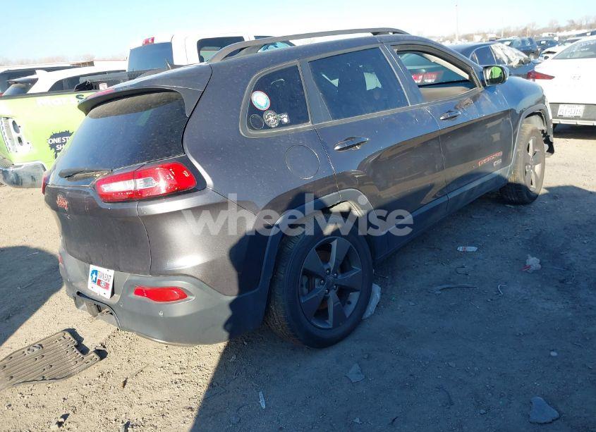 Photo 4 of 2016 Jeep Cherokee LATITUDE (VIN 1C4PJMCB9GW364781)