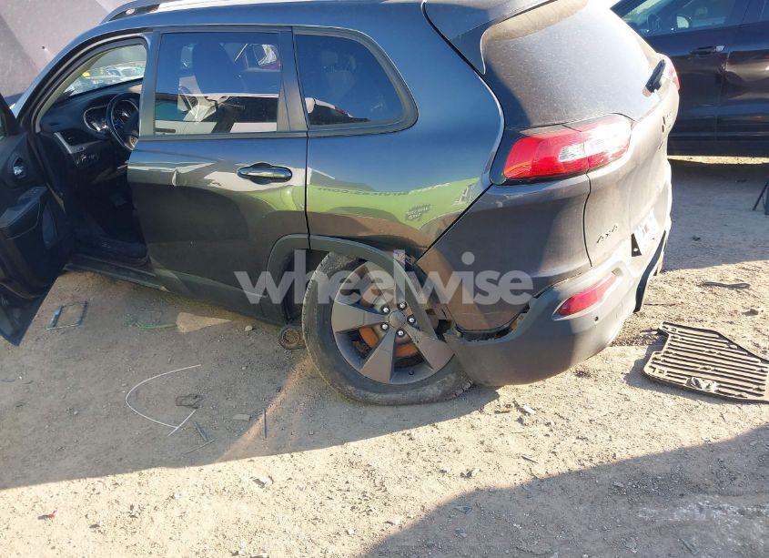 Photo 6 of 2016 Jeep Cherokee LATITUDE (VIN 1C4PJMCB9GW364781)