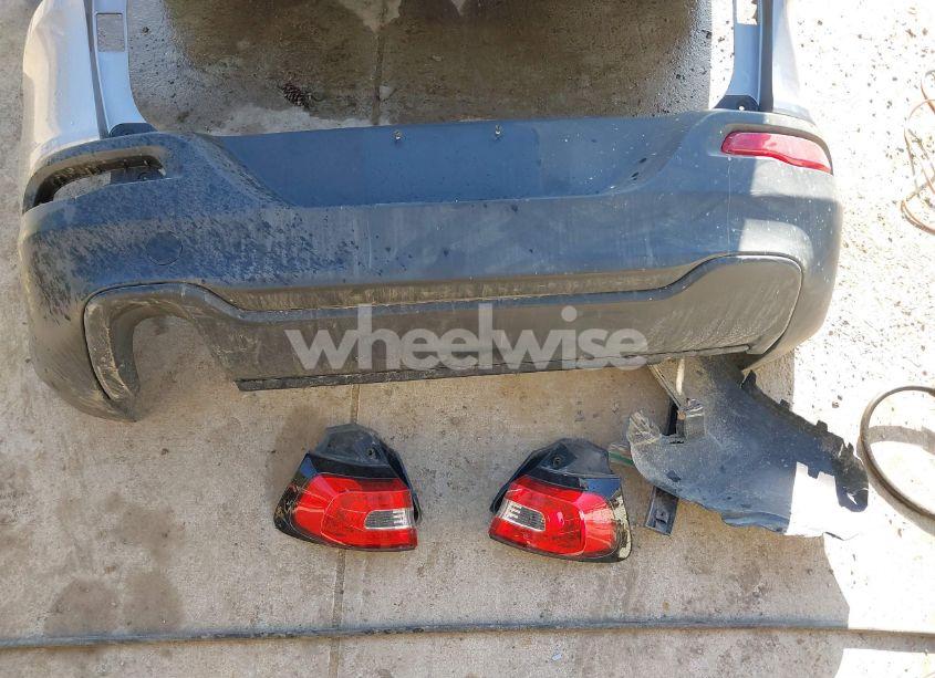 Photo 12 of 2017 Jeep Cherokee LATITUDE 4X4 (VIN 1C4PJMCB9HW571026)