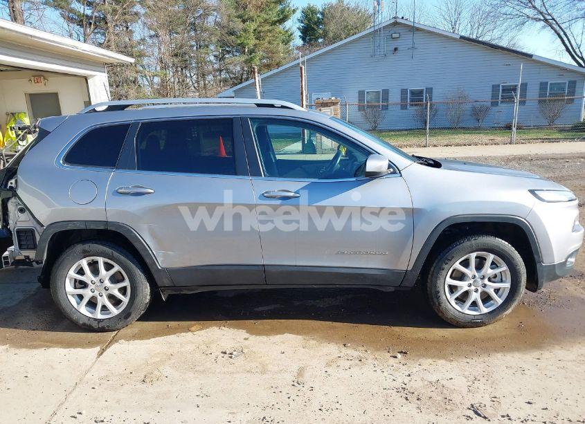 Photo 14 of 2017 Jeep Cherokee LATITUDE 4X4 (VIN 1C4PJMCB9HW571026)