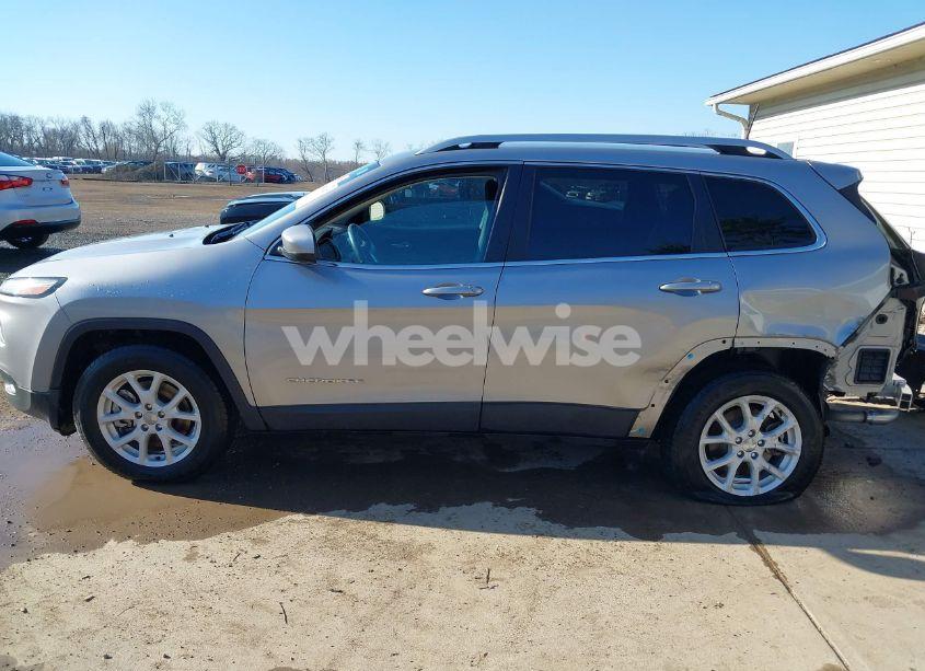 Photo 15 of 2017 Jeep Cherokee LATITUDE 4X4 (VIN 1C4PJMCB9HW571026)