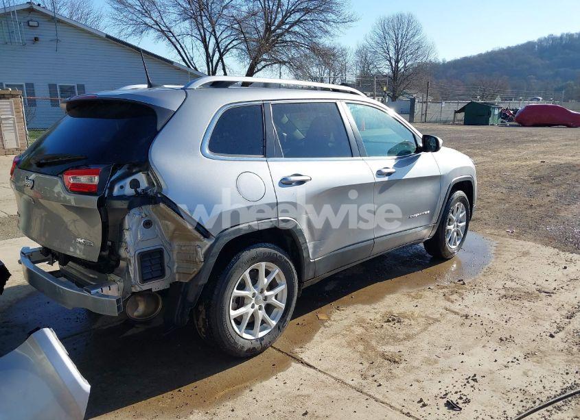 Photo 4 of 2017 Jeep Cherokee LATITUDE 4X4 (VIN 1C4PJMCB9HW571026)