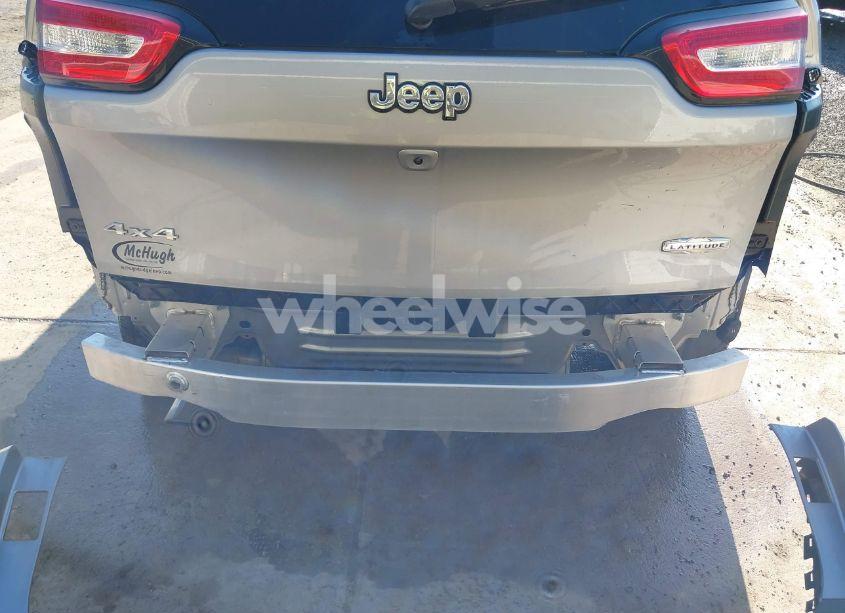 Photo 6 of 2017 Jeep Cherokee LATITUDE 4X4 (VIN 1C4PJMCB9HW571026)