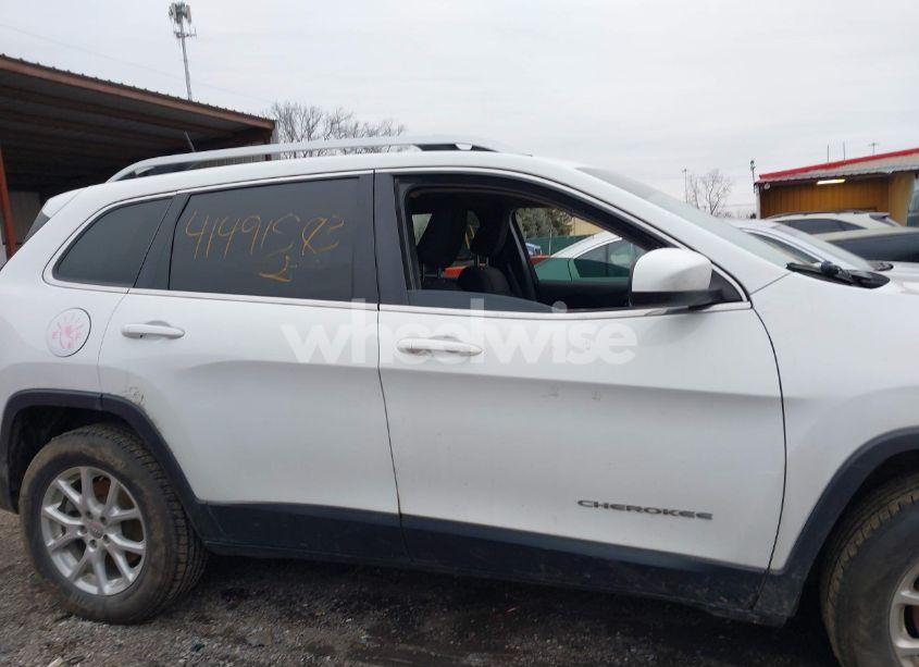 Photo 14 of 2017 Jeep Cherokee LATITUDE 4X4 (VIN 1C4PJMCB9HW571060)