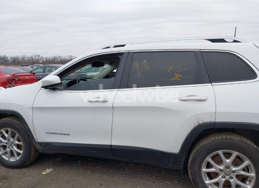 Photo 15 of 2017 Jeep Cherokee LATITUDE 4X4 (VIN 1C4PJMCB9HW571060)