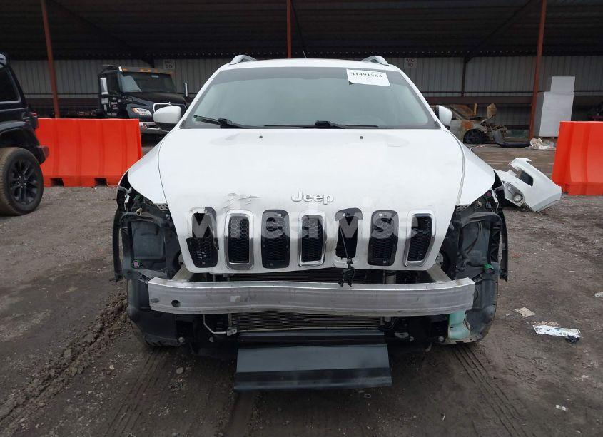 Photo 6 of 2017 Jeep Cherokee LATITUDE 4X4 (VIN 1C4PJMCB9HW571060)