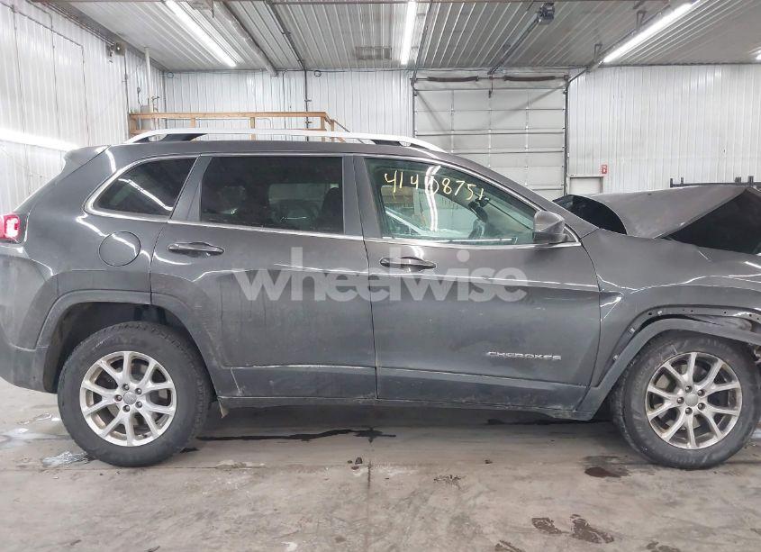 Photo 13 of 2017 Jeep Cherokee LATITUDE 4X4 (VIN 1C4PJMCB9HW575061)