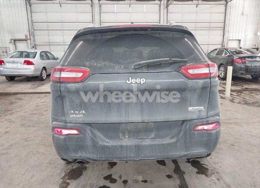 Photo 16 of 2017 Jeep Cherokee LATITUDE 4X4 (VIN 1C4PJMCB9HW575061)