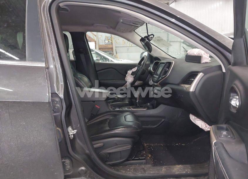 Photo 5 of 2017 Jeep Cherokee LATITUDE 4X4 (VIN 1C4PJMCB9HW575061)