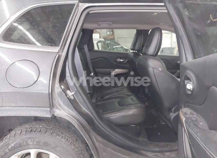 Photo 8 of 2017 Jeep Cherokee LATITUDE 4X4 (VIN 1C4PJMCB9HW575061)