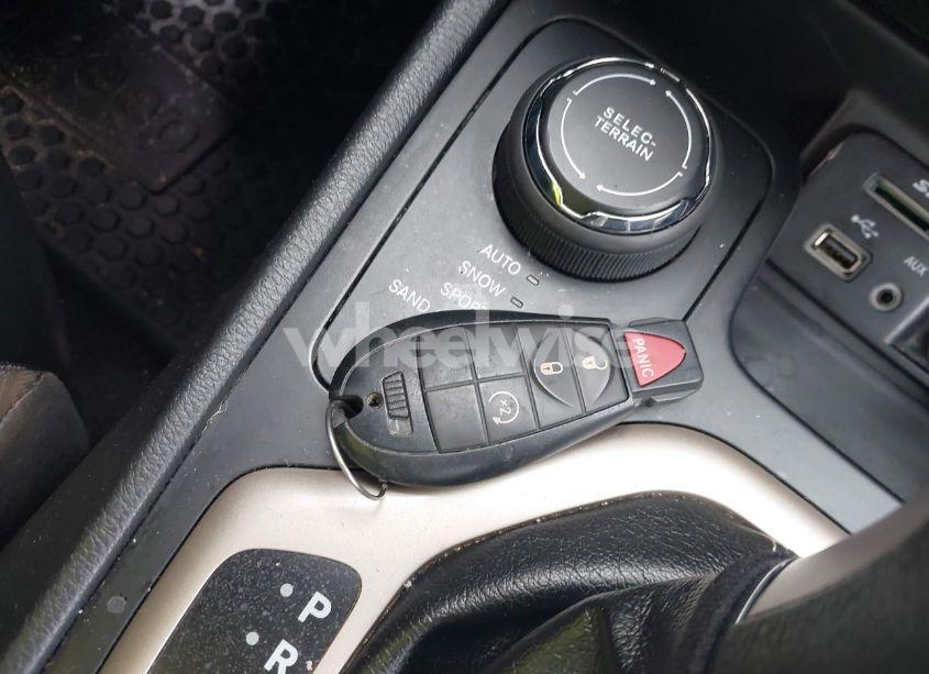 Photo 11 of 2017 Jeep Cherokee LATITUDE 4X4 (VIN 1C4PJMCB9HW575903)