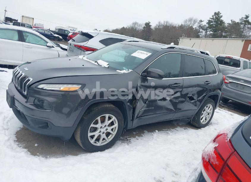 Photo 14 of 2017 Jeep Cherokee LATITUDE 4X4 (VIN 1C4PJMCB9HW575903)