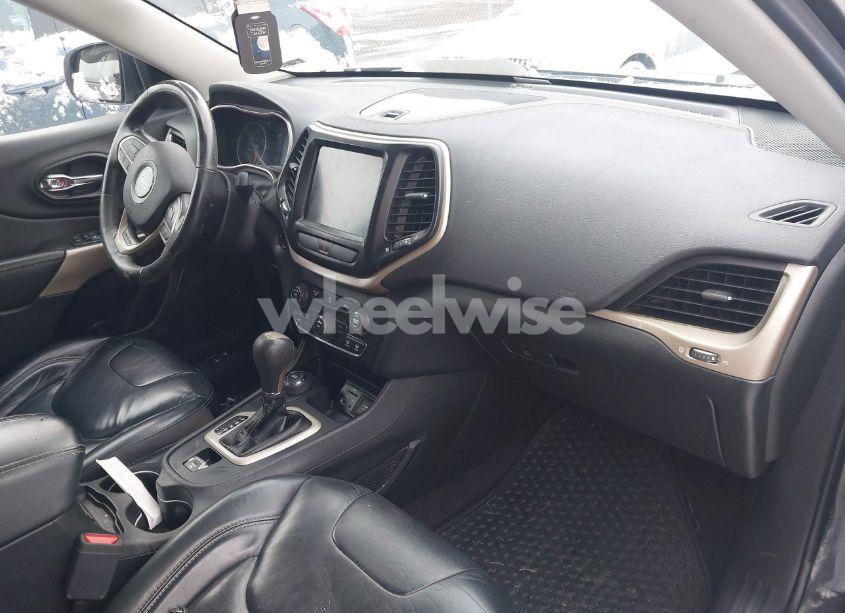 Photo 5 of 2017 Jeep Cherokee LATITUDE 4X4 (VIN 1C4PJMCB9HW575903)