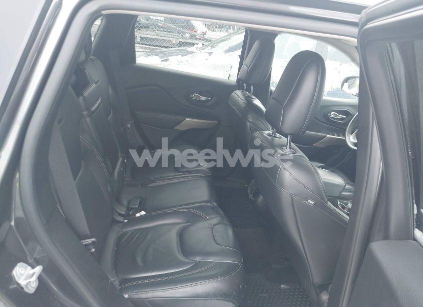 Photo 8 of 2017 Jeep Cherokee LATITUDE 4X4 (VIN 1C4PJMCB9HW575903)