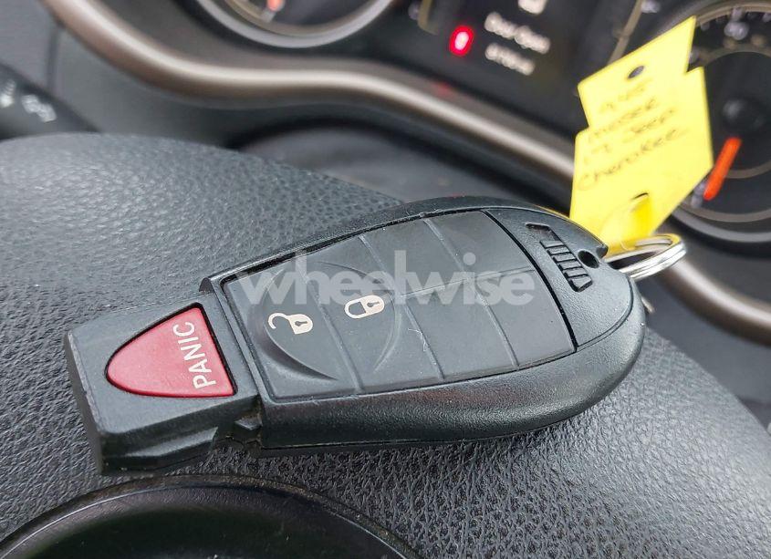 Photo 11 of 2017 Jeep Cherokee LATITUDE 4X4 (VIN 1C4PJMCB9HW656786)