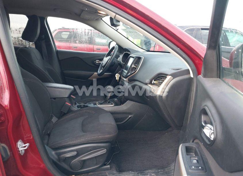 Photo 5 of 2017 Jeep Cherokee LATITUDE 4X4 (VIN 1C4PJMCB9HW656786)