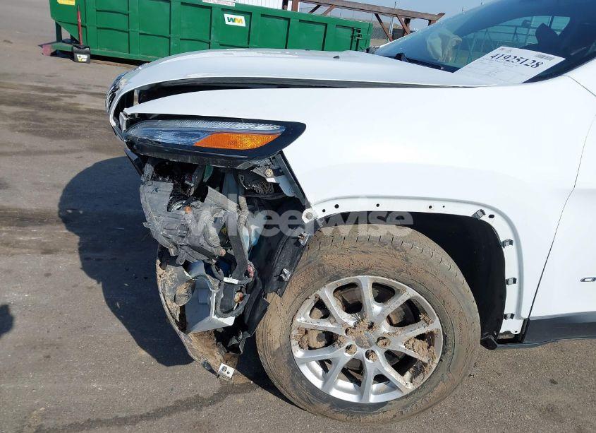 Photo 17 of 2018 Jeep Cherokee LATITUDE 4X4/LATITUDE TECH CONNECT 4X4 (VIN 1C4PJMCB9JD513693)