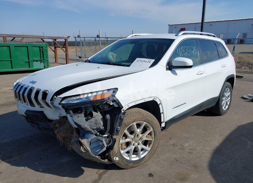 Photo 2 of 2018 Jeep Cherokee LATITUDE 4X4/LATITUDE TECH CONNECT 4X4 (VIN 1C4PJMCB9JD513693)