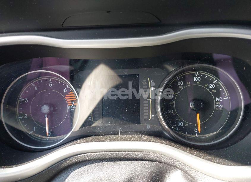 Photo 7 of 2018 Jeep Cherokee LATITUDE 4X4/LATITUDE TECH CONNECT 4X4 (VIN 1C4PJMCB9JD513693)