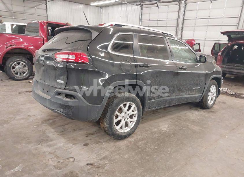 Photo 4 of 2018 Jeep Cherokee LATITUDE 4X4 (VIN 1C4PJMCB9JD572453)