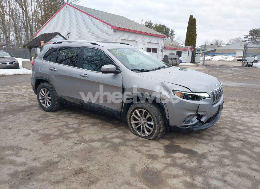2019 Jeep Cherokee LATITUDE 4X4 (VIN 1C4PJMCB9KD214299) main photo