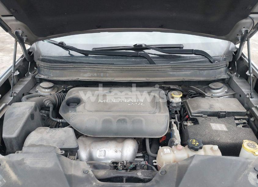 Photo 10 of 2019 Jeep Cherokee LATITUDE 4X4 (VIN 1C4PJMCB9KD214299)