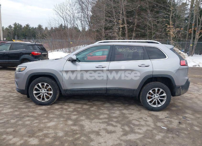 Photo 14 of 2019 Jeep Cherokee LATITUDE 4X4 (VIN 1C4PJMCB9KD214299)