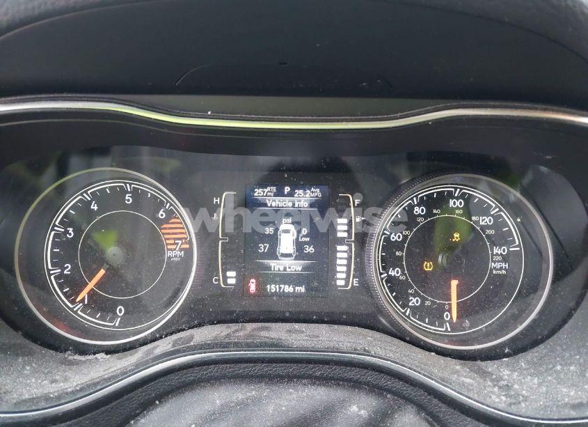 Photo 7 of 2019 Jeep Cherokee LATITUDE 4X4 (VIN 1C4PJMCB9KD214299)